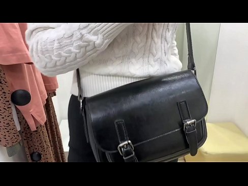 ❤️ Verejná masturbácia mladej sučky FeralBerry s robertkom v skúšobnej miestnosti ️ Anal porno na sk.mailkassa.ru ❌